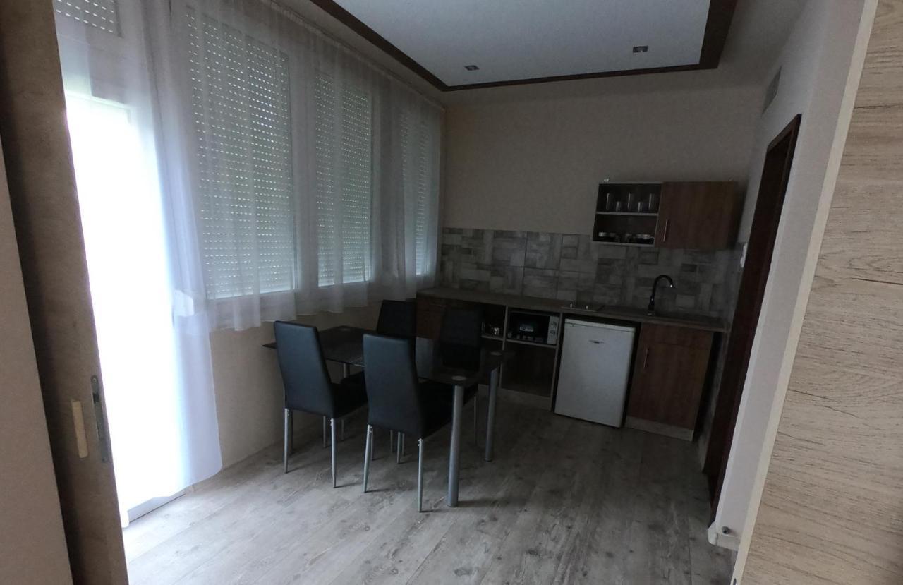 Dami Apartman Hajduszoboszlo Luaran gambar